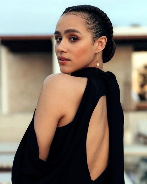 Nathalie Emmanuel - Imgur Nathalie Emmanuel, Twist And Shout, Brown Skin, Brunettes, Cortes De Pelo, Hair Inspiration, Beautiful People, Game Of Thrones, Celebrity Style