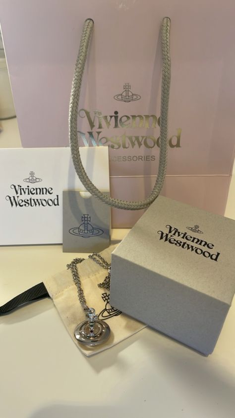 Vivienne Westwood Unboxing, Necklace Coquette, Vivienne Westwood Necklace, Westwood Necklace, Vivienne Westwood, Ig Story, Photo Dump, Gift Necklace, Pins