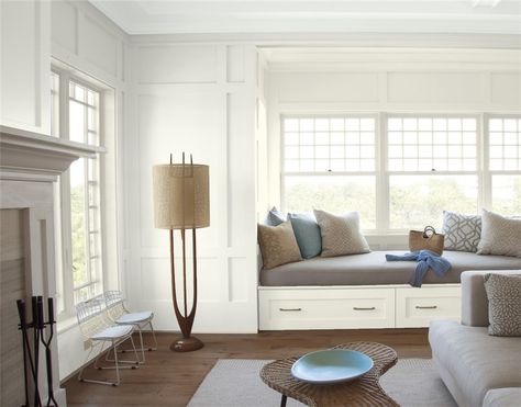 This is the best white paint color to soften any space and is perfect as a creamy warm white. Click here to see the full list of the best white paint colors along with other painting tips to save you time and effort. #paintcolors #marthastewart #paintideas #paintcolorideas #bestpaintcolors #homeinspiration House Interior Paint, Best Blue Paint Colors, Best Gray Paint Color, Best Gray Paint, Pale Oak, Color Combinations Paint, Small Family Room, Best White Paint, Neutral Paint Colors