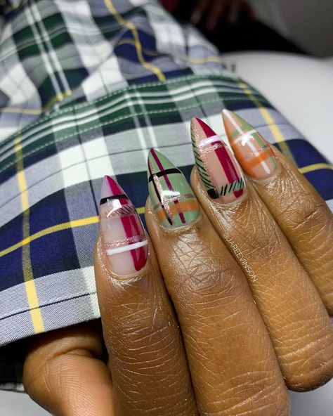 Plaid Nails, Xmas Nails, Nail Inspo, Let Me Know, To Tell, I Know, Let Me, Plaid, Let It Be