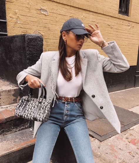 Baseball Cap Outfit Spring, Baseball Cap Outfit Summer, Ball Cap Outfit, Cap Outfits For Women, Baseball Hat Outfit, Baseball Cap Outfit, Danielle Bernstein, Cap Outfit, Influencers Fashion