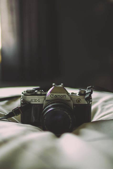 Hipster Photography, Best Camera For Photography, Camera Aesthetic, Diane Arbus, Retro Film, Photographs Ideas, Photo Booth Backdrop, Cameras And Accessories, Camera Settings