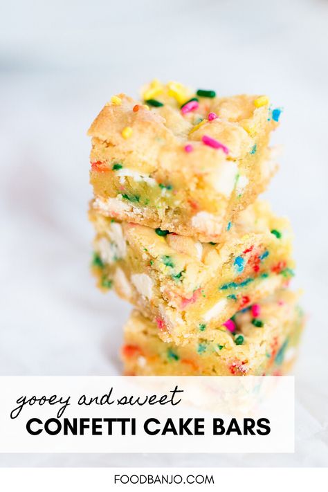 These confetti cake bars are an easy dessert! They are so gooey and sweet. Everyone always loves them, and they are so easy to whip up using cake mix. Cookie Cake Bars, Funfetti Desserts, Funfetti Cookie Cake, Funfetti Cake Mix Recipes, Funfetti Cake Mix Cookies, Cake Mix Cookie, Cake Bars Recipe, Cake Mix Cookie Bars, Gooey Bars