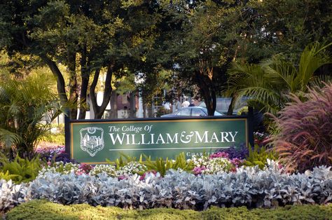 William And Mary College, Study Moodboard, Virginia Architecture, College Chic, Foreign Service, College Vision Board, Vision 2024, Dc Trip, Best Colleges