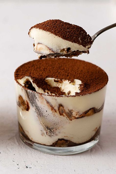 Tiramisu Mini Desserts, Tiramisu In Cup, Tiramisu Cups Recipe, Tiramisu Dessert Cups, Eggless Desert, Mini Tiramisu Cups, Tiramisu In A Cup, Eggless Tiramisu Recipe, Tiramisu For Two