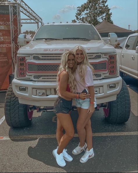 Leah Fish, Country Best Friends, Country Trucks, Cute Country Couples, Trucks Lifted Diesel, Future Trucks, Lifted Truck, Cute Country Outfits, Jacked Up Trucks