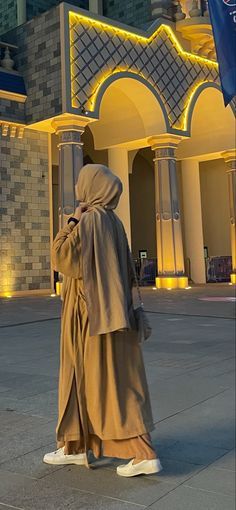 Muslim Girl Outfits, La Mecca, Modest Dressing, Muslimah Photography, Estilo Hijab, Abaya Design, Stile Hijab, Mode Hijabi, Mode Hipster