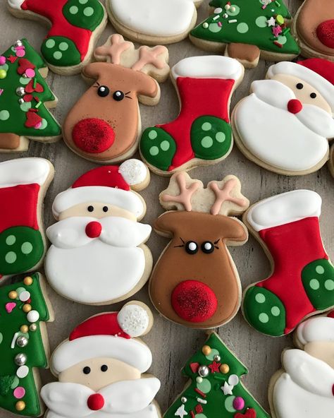 The Sugar House Bakery on Instagram: “Merry Christmas set! . . . #cookies #sugarcookies #royalicing #royalicingcookies #royalicingsugarcookies #decoratedcookies…” Instagram Bakery, Decorated Christmas Cookies, Christmas Sugar Cookies Decorated, Cute Christmas Cookies, Reindeer Cookies, Christmas Biscuits, Christmas Cookie Exchange, Sugar Cookie Designs, Xmas Cookies