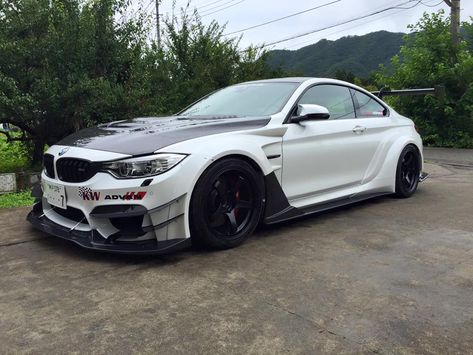 BMW M4 Widebody by Varis - http://www.bmwblog.com/2015/07/16/bmw-m4-widebody-by-varis/ Bmw M4 F82, Bmw Sports Car, M4 Gts, M4 F82, Bmw Sport, Custom Bmw, Bmw 650i, Wide Body Kits, Bmw Love