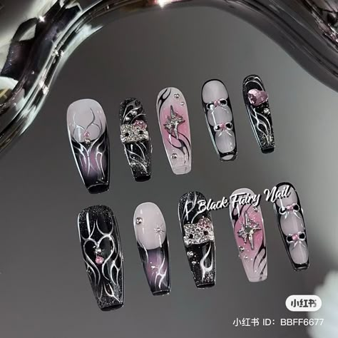 Claw Nails Designs, Heavenly Nails, Nails Edgy, Concert Nails, Lace Nail Art, Y2k Hello Kitty, Kitty Nails, Fake Nails Designs, Asian Nails