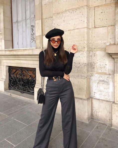 Baret Hat Outfit, Outfit With Beret, Baret Outfit, Paris Trip Outfits, Grey Mood, Beret Outfit, Moda Paris, Winter Outfit Inspiration, Paris Outfits