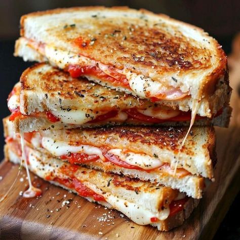 Garlic Parmesan Pizza, Parmesan Grilled Cheese, Garlic Parmesan Butter, Pizza Grilled Cheese Sandwich, Parmesan Butter, Parmesan Pizza, Pizza Grilled Cheese, Cooking Recipes For Dinner, Gourmet Grilled Cheese