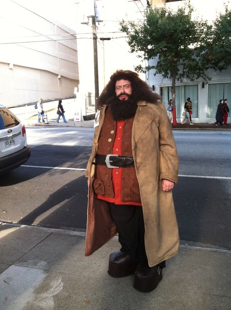 Hagrid Cosplay, Hagrid Costume, Harry Potter Halloween Costumes, Costumes Diy, Harry Potter Halloween, Harry Potter Birthday, Harry Potter Party, Diy Halloween Costumes, Cosplay Ideas