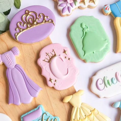 Disney Princess Dress Cookies Decorated, Princess Dress Cookies Decorated, Disney Princess Sugar Cookies, Princess Dress Cookies, Cinderella Cookies, Disney Princess Cookies, Crown Cookies, Cookie Gram, Cookie Board