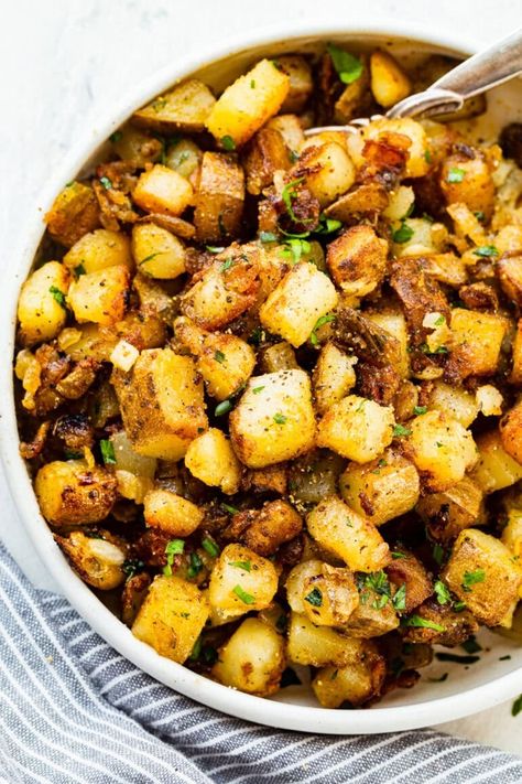 Learn how to make delicious and crispy home fries with this step-by-step guide. Complete with pictures, this recipe is easy to follow and perfect for a tasty breakfast or side dish. #homefries #dinerpotatoes #sidedish #potatoes Crispy Home Fries, Home Fries Recipe, Home Fries, Tasty Breakfast, Fries Recipe, Breakfast Potatoes, Christmas Brunch, Onion Recipes, Yummy Breakfast