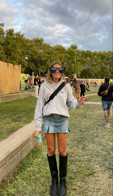 Pitch Music Festival, Indie Music Festival Outfit, Cold Festival Outfit, Glastonbury Festival Fashion, Glastonbury Outfits, Beach Festival Outfit, Winter Festival Outfit, Electric Picnic, Leeds Fest