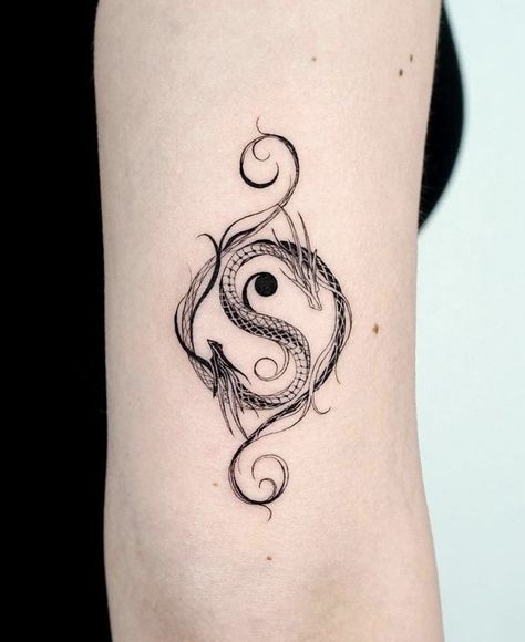 Tato Naga, Tato Minimal, Yin Yang Tattoos, Dragon Tattoo For Women, Wrist Tattoos For Guys, Tato Lengan, Tatuaje A Color, Small Hand Tattoos, Classy Tattoos