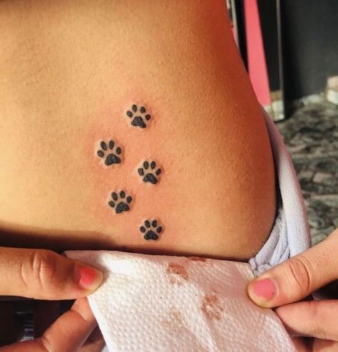 Paw Print Tattoos, Simple Flower Tattoo, Dog Paw Tattoo, Pawprint Tattoo, Paw Tattoo, Cute Tiny Tattoos, Cute Small Tattoos, Small Hand Tattoos, Tattoo Feminina