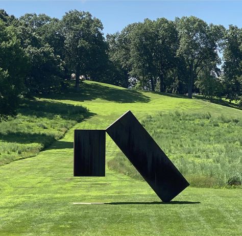 ‘Suspended’, 1977 Menashe Kadishman  Storm King Sculpture Park Storm King, Sculpture Park, Tree Trunk, Sculpture, Plants