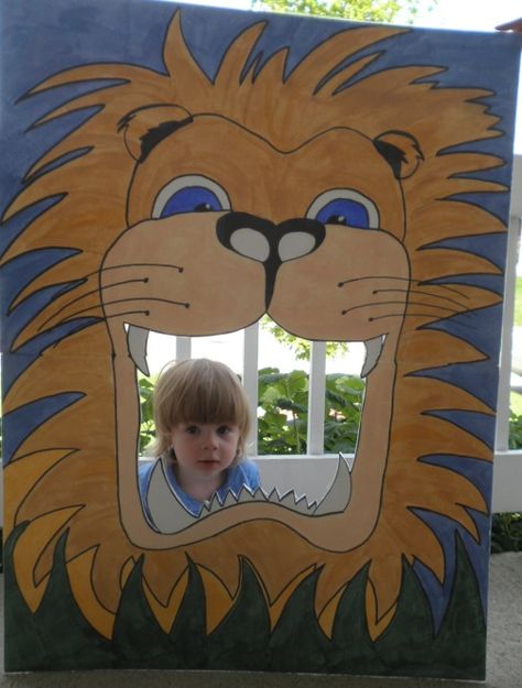 Birthday Poster Board, Lion Guard Birthday, Lion Party, Daniel And The Lions, Circus Carnival Party, Lion Birthday, Zoo Party, Carnival Themed Party, Leo Birthday