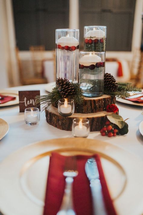 Cranberry Centerpiece, Cranberry Wedding, Pine Cone Wedding, Diy Winter Wedding, Pinecone Centerpiece, Christmas Wedding Inspiration, Outdoor Winter Wedding, Winter Wedding Centerpieces, Enchanted Forest Wedding