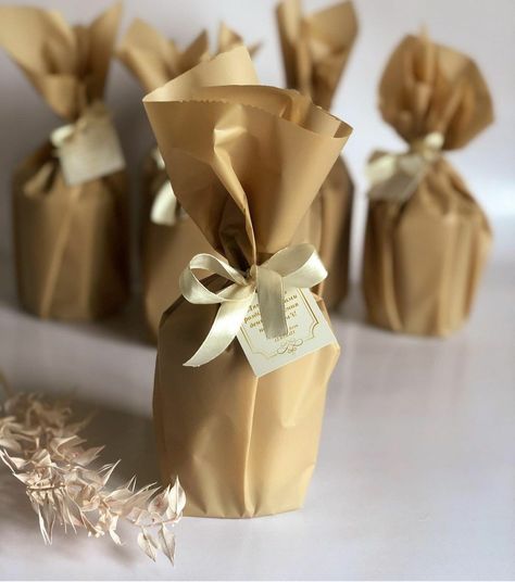 Wrap A Candle For Christmas, Candle Packing Packaging Ideas, Candle Wrapping Ideas, Reed Diffuser Packaging, Clear Candles, Jar Packaging, Elegant Candles, Candle Wrap, Perfume Packaging