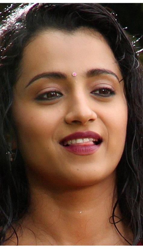 Hot Beauty Beauty and around Trisha Krishnan Hot Reaction, Trisha Saree, Trisha Hot, Trisha Actress, Nayanthara Hairstyle, Trisha Krishnan, Beautiful Smile Women, Close Up, Lips