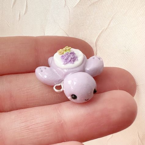 Kawaii Polymer Clay, Purple Polymer Clay, Phone Charms, Pottery Crafts, Cute Clay, Clay Art Projects, Polymer Clay Charms, Clay Charms, Polymer Clay Art