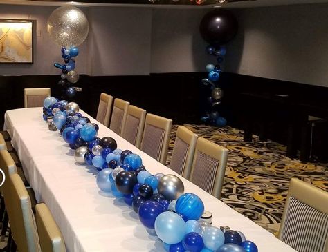 Mini Balloon Garland Table Centerpiece, Balloon Garland Over Food Table, Center Table Balloon Decor, Balloon Stand Table Centerpieces, Small Balloon Table Centerpieces, Table Top Balloon Decorations, Balloon Garland Centerpiece Table, Balloon Garland Table Runner, Homecoming Table Decorations