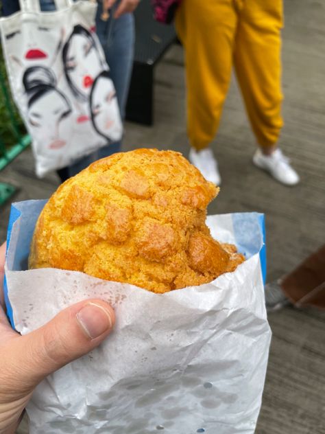 Pineapple bun Pineapple Buns, Coconut Buns, Pineapple Bun, Moon Cake, Buns, Hong Kong, Pineapple, Dates, Coconut