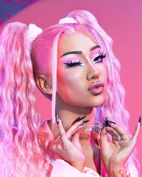 Nikita Dragun Makeup, Nikita Dragun, Escape The Night, Girl Hairstyle, Fashion Institute, Work Hairstyles, Jeffree Star Cosmetics, Prom Makeup, Pink Hair