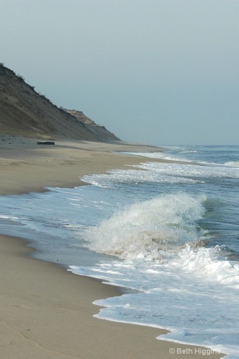 Waves Crashing, I Love The Beach, Beach Scenes, Ocean Beach, The Sand, Ocean Waves, Cape Cod, Beach Life, Beautiful Beaches