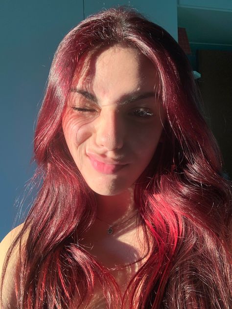 red hair pics in sun summer pictures inspo Red Hair In The Sun, Red Hair Pics, Burgundy Curly Hair, Red Hair Pictures, Hair Pics, Summer Pictures, Hair Inspo, Red Hair, Curly Hair