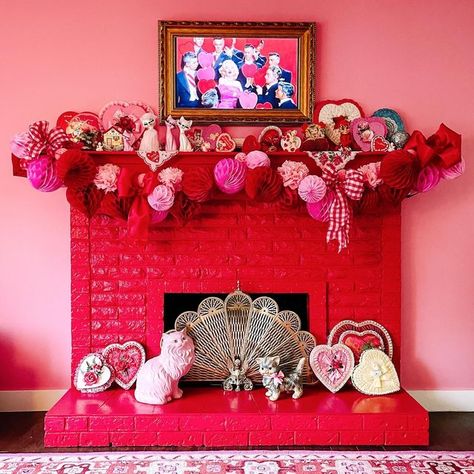 Effie on Instagram: "Forever Valentine’s ♥️ #vintagevalentines #valentinedecor #valentinedecoration #kitschdecor #kitschy #vintageheartandhome #vintagedecor" Kitschy Valentines Day, Kitsch Decor, Valentines Decor, Valentine Crafts, Valentine Decorations, Holiday Festival, Kitsch, Valentines Day, Valentines