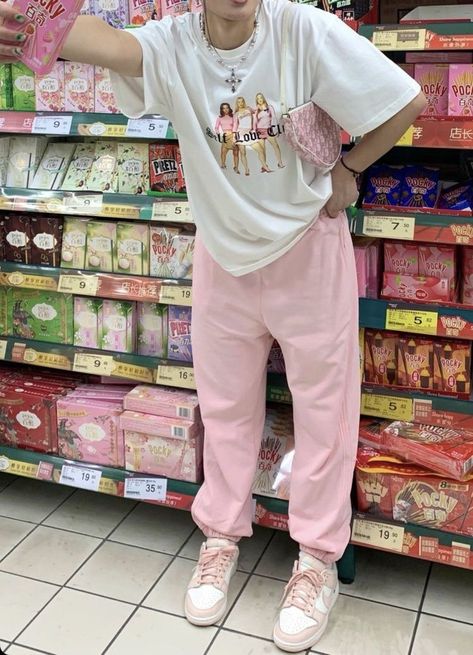 Pastel Outfit Men, Soft Boy Outfits, Sanrio Outfits, Gay Outfits, Pink Streetwear, Soft Boy, Pastel Outfit, Mens Outfit Inspiration, Pink Men