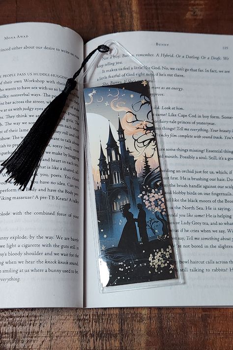 Romance Bookmark Fantasy Valentine's Day Romantic Bookmark Ideas, Romance Bookmark, Fantasy Bookmarks, Romantic Fantasy, Bookmark Gifts, Fantasy Fairy, Gifts For Readers, Valentine Gift, Romance Novels