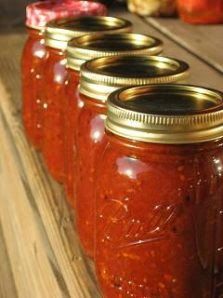 Canning Chilli Sauce, Chilli Sauce Canning Recipe, Chili Starter Recipe, Chili Sauce Recipe Canning, Canning Methods, Canning Chili, Summer Canning, Homemade Sweet Chili Sauce, Homemade Chili Sauce