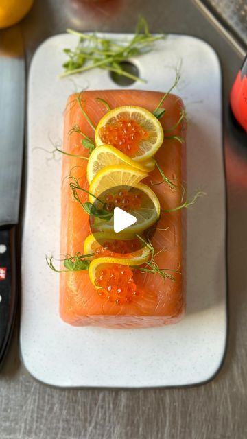 Seafood Terrine Recipe, Salmon Terrine Recipes, Salmon Tart, Smoked Salmon Terrine, Salmon Terrine, Smoked Salmon Sandwich, Terrine Recipe, Salmon Tartare, Shrimp Toast