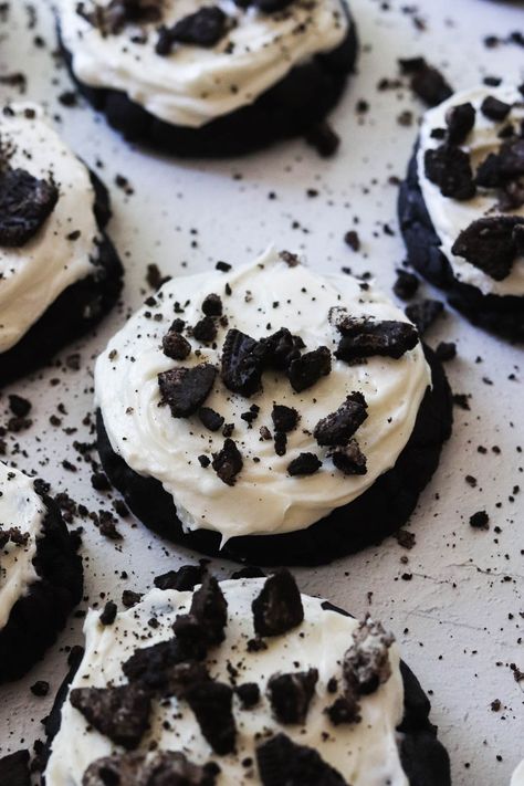 Copycat Crumbl Oreo Cookies - Salted & Sweet Oreo Crumble Cookies, Oreos Aesthetic, Midnight Cookies, Black Cocoa Powder, Oreo Cookie Recipes, Cocoa Powder Cookies, Vanilla Cream Cheese Frosting, Crumble Cookies, Black Cocoa