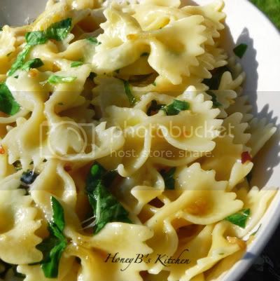 Olive Oil Noodles, Pasta With Garlic And Olive Oil, Garlic Olive Oil Pasta, Bow Tie Pasta Recipe, Pasta With Garlic, Seafood Salad Pasta, Bow Tie Pasta, Garlic And Olive Oil, Olive Oil Pasta