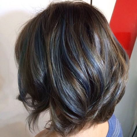 Navy Blue Highlights, Types Of Brown Hair, Blue Brown Hair, Blue Hair Highlights, Brown Bob, Highlights Ideas, Mom Hair, Hair Color Streaks, Short Brown Hair