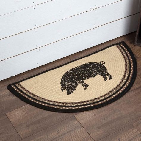 VHC Brands Sawyer Mill Pig Half Circle Jute Rug - 1'4.5" x 2'9", Black, Size 1'4.5" x 2'9" Pig Rug, Pig Silhouette, Rustic Area Rugs, Oval Area Rug, Farmhouse Flooring, Vhc Brands, Braided Jute Rug, Cottage Style Decor, Pig Farming