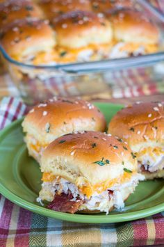 These oven-baked sliders are perfect for a family dinner or a stay-at-home double date. First, layer bacon, turkey, and cheddar cheese onto Martin’s 12-Sliced Potato Rolls, and dress with ranch dressing for a club-style sandwich. Next, arrange in a baking sheet and brush the tops with butter, garlic, parsley and sesame seeds and bake to a perfect golden-brown. Turkey Bacon Cheddar Sliders, Turkey And Cheddar Sandwich, Turkey Bacon Cheese Sliders, Turkey Ranch Sliders, Baked Sandwiches Oven, Turkey Bacon Ranch Sandwich, Turkey Bacon Sliders, Turkey Club Sliders, Turkey Bacon Ranch Sliders