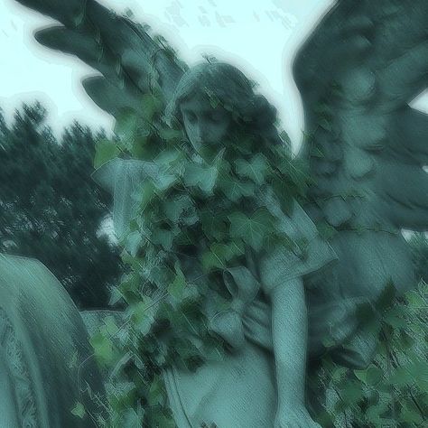 Dark Fairy Core, Fairy Grunge Aesthetic, Dark Forest Aesthetic, Dark Fairycore, Grunge Pictures, Fairycore Aesthetic, Grunge Fairycore, Dark Green Aesthetic, Dark Fairy