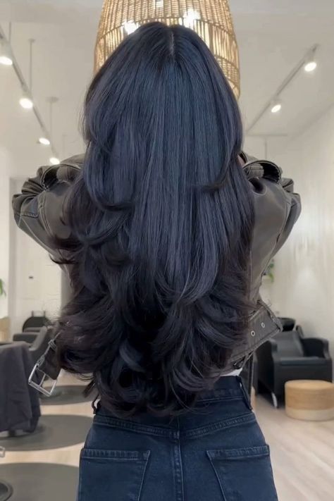 25 Expert Butterfly Haircuts Better Than TikTok DIYs Haircuts For Long Hair Straight, Butterfly Haircuts, Sanggul Modern, Haircuts For Long Hair With Layers, Hair Inspiration Long, Hairstyles For Layered Hair, Long Layered Haircuts, Haircuts Straight Hair, Long Layered Hair