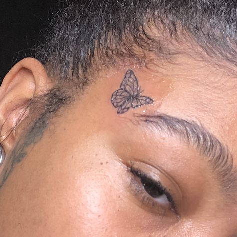 @BARBiiESOSA Little Face Tattoos For Women, Butterfly Tattoo Face, Pretty Face Tattoos, Small Face Tattoos, Face Tats, Face Tattoos For Women, 16 Tattoo, Tattoo Face, Black Girls With Tattoos