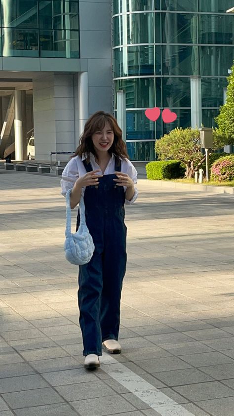 Overalls Korean Outfit, Overalls Korean, Corduroy Overalls, Inspired Outfits, Spring Looks, Kpop Idol, Favorite Outfit, Mom Jeans, Korean Fashion