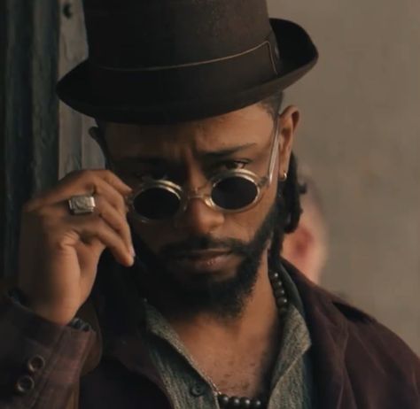 Lakeith Stanfield Haunted Mansion, Lakieth Stanfield, Polo G Money, Haunted Mansion Movie, Actors Men, Halloween Profile Pics, Jd Heathers, Haunted Mansion Disney, Lakeith Stanfield