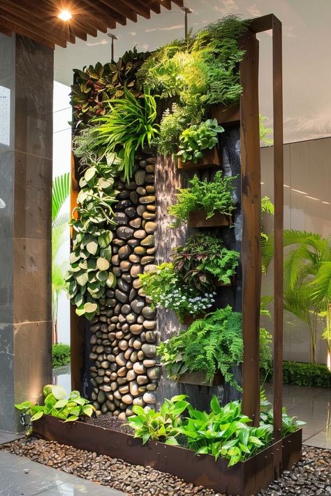 Diy Garden Wall Decor, Green Wall Design, Vertical Garden Design, Vertical Garden Wall, Walled Garden, Pallet Garden, Water Walls, Garden Fountain, Wall Garden