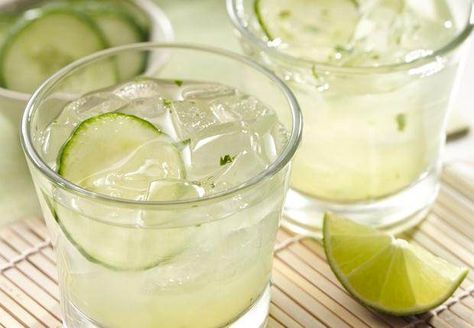 Cucumber Cilantro Margarita Cilantro Margarita, Summer Mocktail Recipes, Cucumber Lemonade, Best Margarita Recipe, Summertime Cocktail, Iced Drinks Recipes, Lemon Cucumber, Peach Ice Tea, Lime Margarita